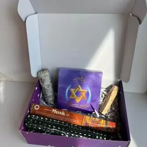 ערכת "מזמנת ניסים לחיי" - קלפי מסר, מקל מרווה, קטורת ופאלו סנטו