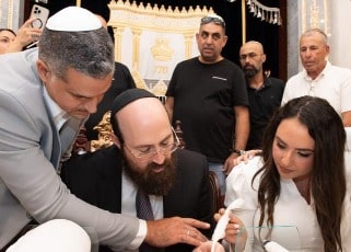 כתיבת אות בספר התורה